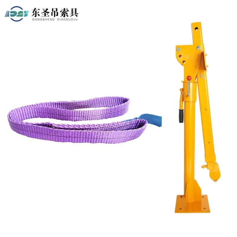 吊裝帶和小吊機相互配合完成高層家具的吊裝作業(yè)